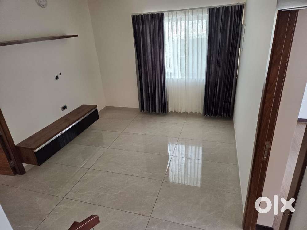 4bhk semi furnished villa for Rent