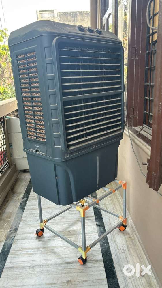 kenstar mahakool 120 almost new with seperate stand