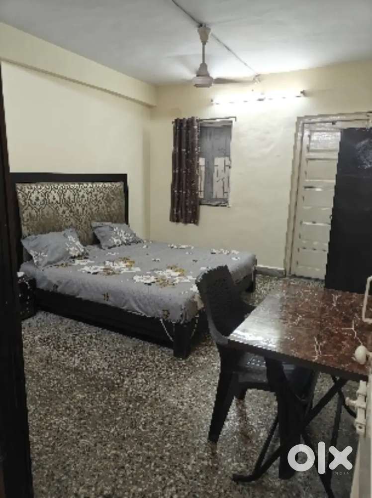 IN BKC(KURLA) No brokerage PG, prime furnished rooms ready