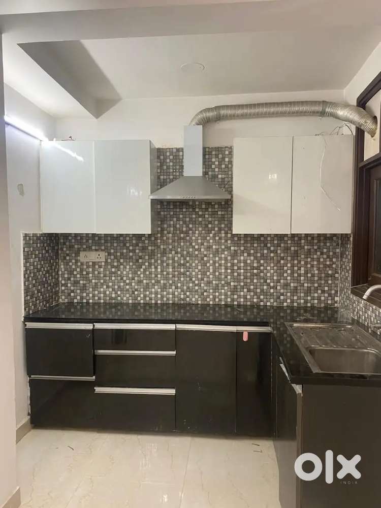 2 bhk flat available for rent near Saket