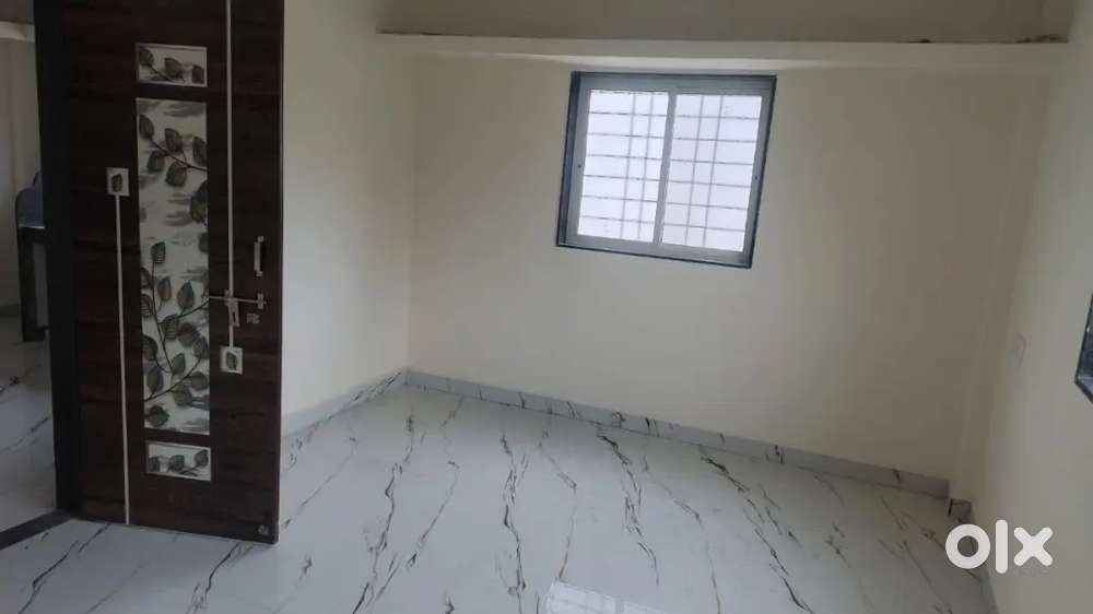 1 BHK immediately available 1month brokerage applicable