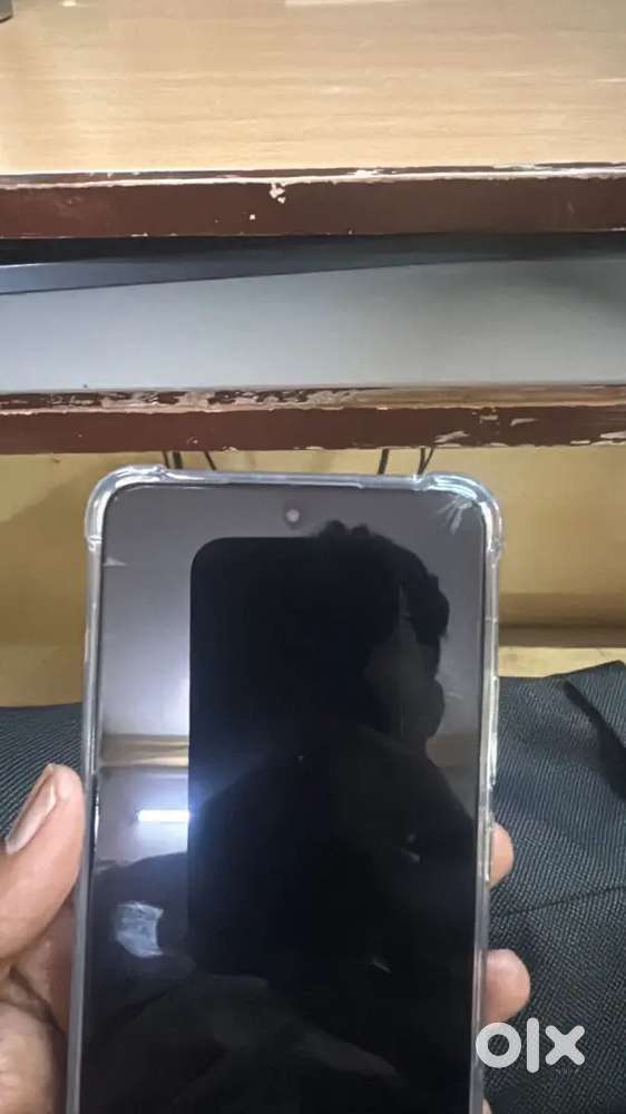 F25 Pro 5g display cornar crack