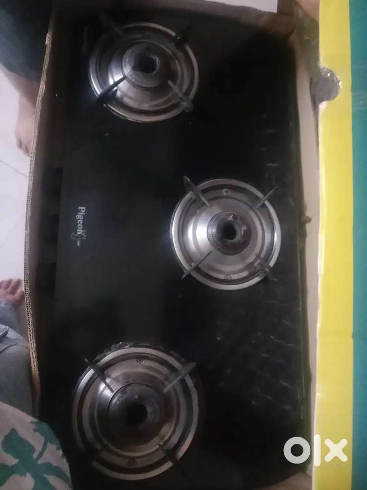Pigeon 3-Burner Gas Stove with Toughened Glass Top

Product.