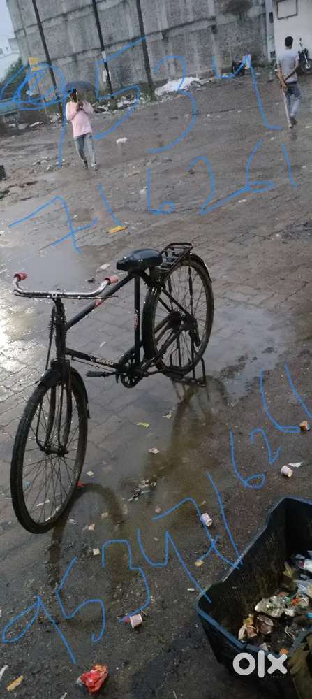 साइकिल में कोई प्रॉब्लम नहीं है साइकिल चला रहा हूं