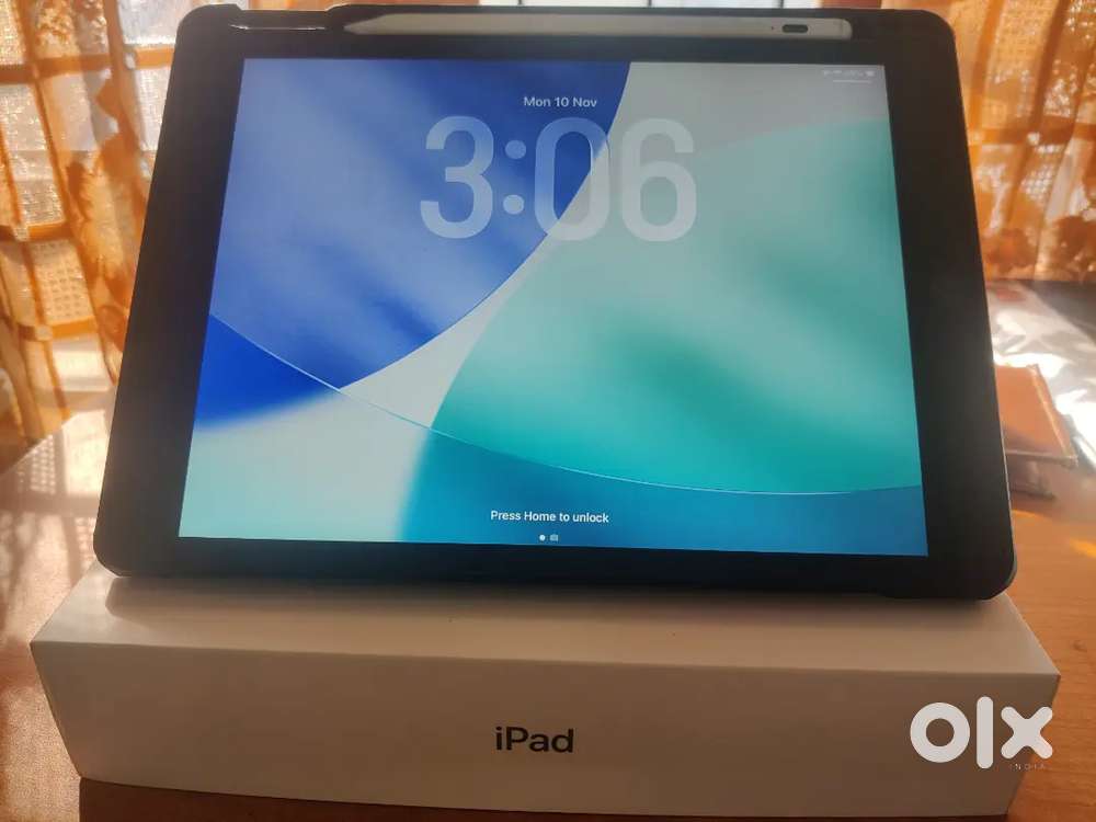 Apple ipad 9th gen 256gb in mint condition with original box