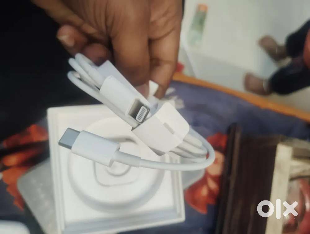 Mob earbuds Charging available Apple nigoshed