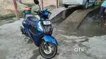 Single hand driven, completely fine scooter.