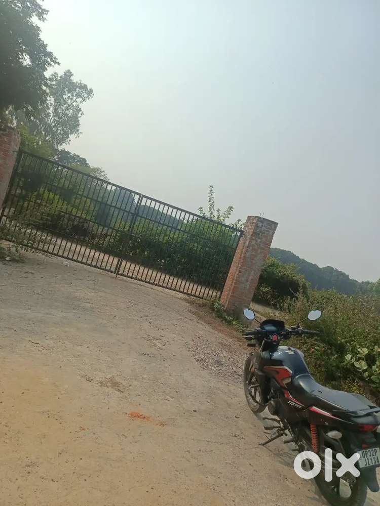 IIM Hostal ke pichhe mubarak pur chauraha se 1.00 km ki duri