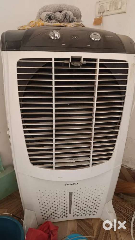 Bajaj 67 litres air cooler