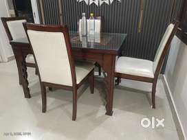 4 seater dining table