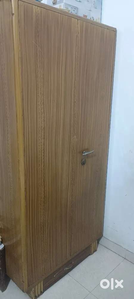 Lohe ki almari ek dam nai halat me