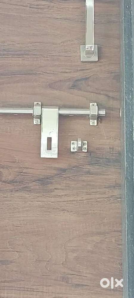 Sharing space in flat for girls only.