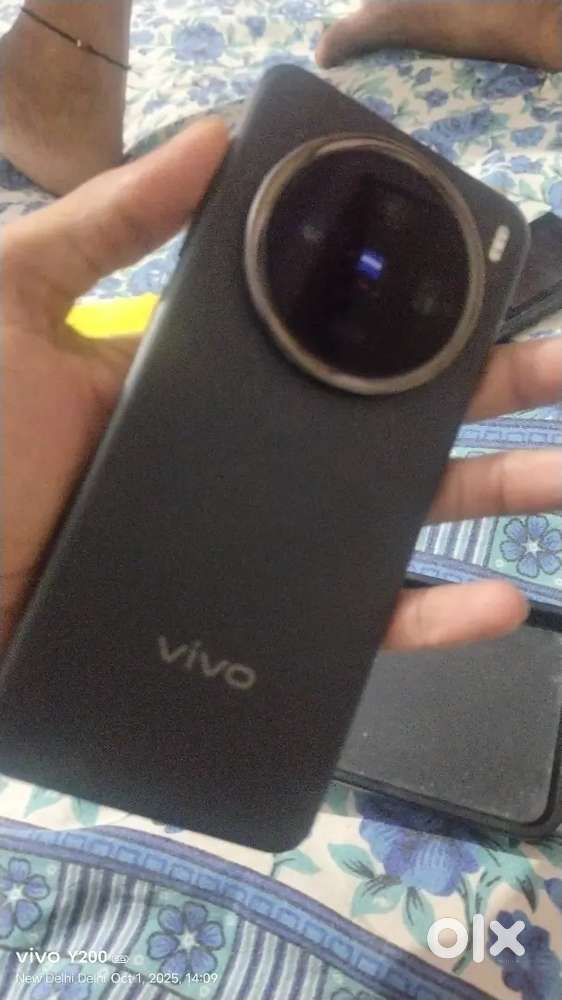 X200..New model.i am purching new phone