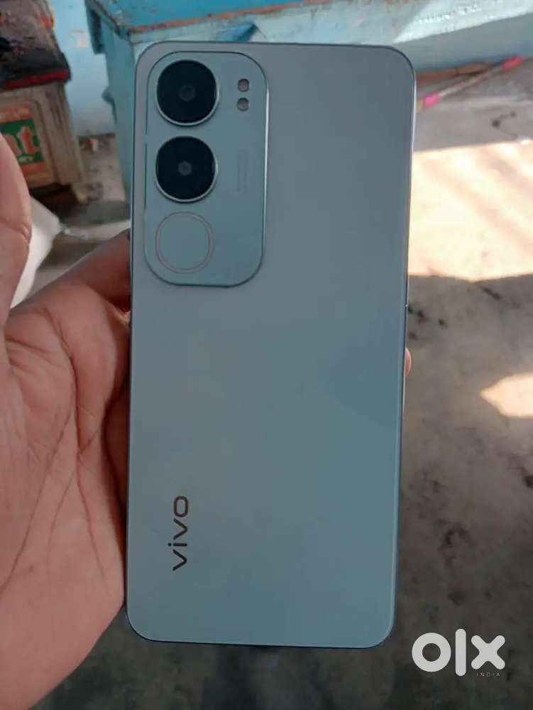 Vivo y29 only 6 month old