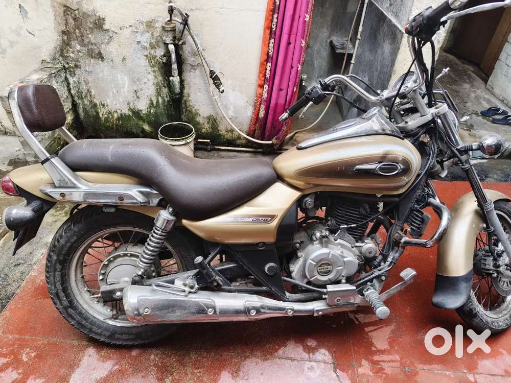 Bajaj Avanger 220cc Cruise Desert Gold