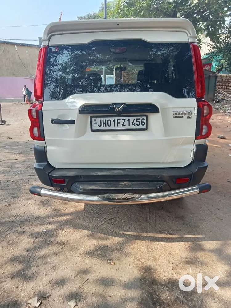 Mahindra scarpio classic 9 seater