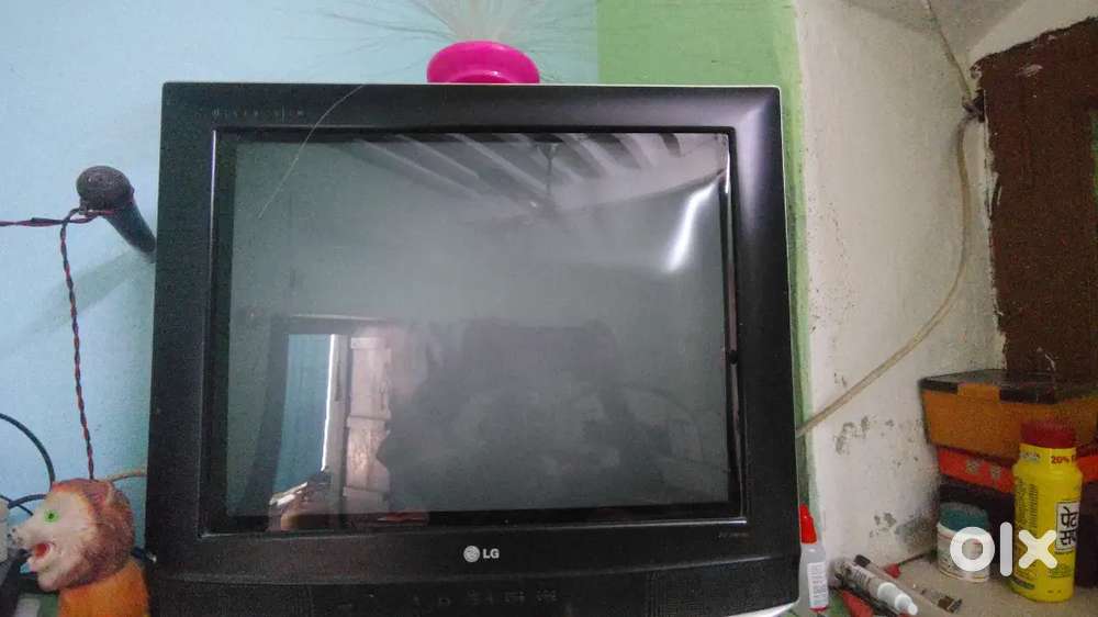 LG TV bechana hai