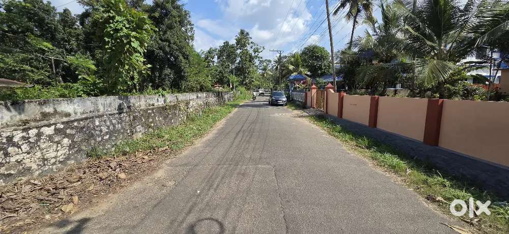 Eraviperoor near house plot for sale