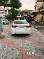 Hyundai Elantra Auto