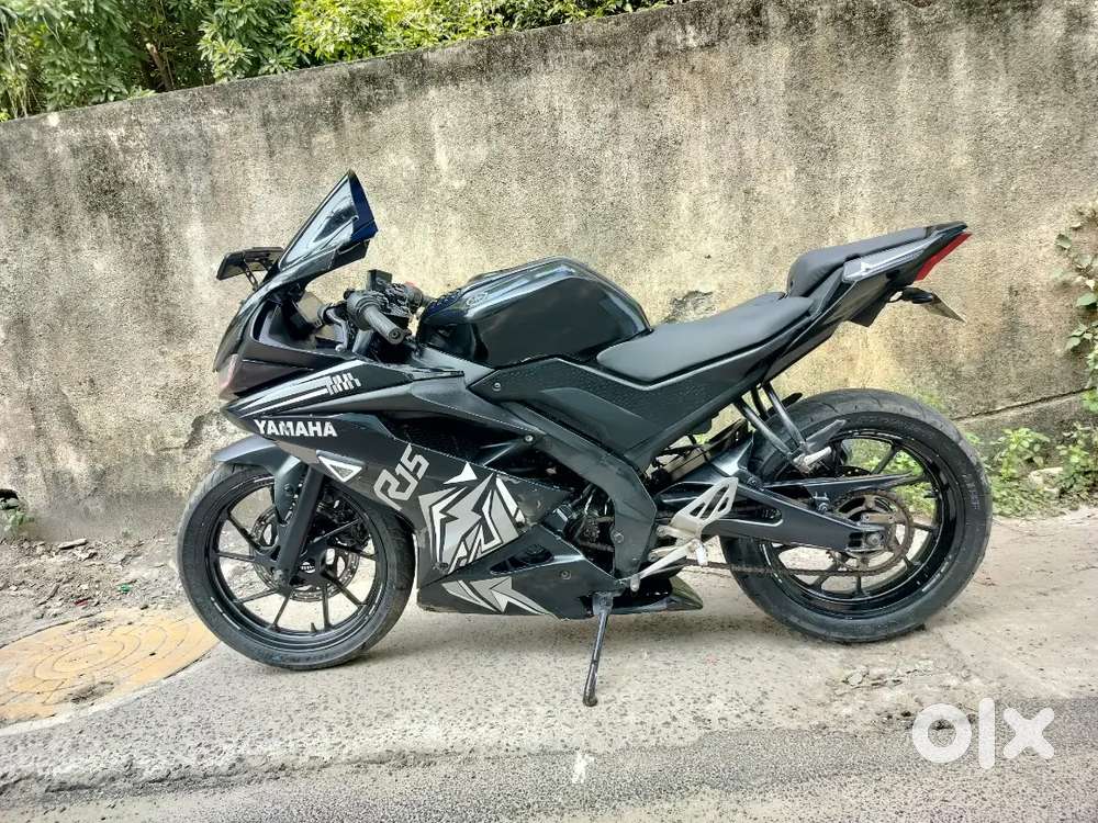 2021 model Yamaha R15 V3 for sales Rs76500 only price fixed