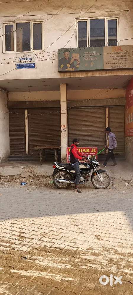 First floor 2 shop hain ek 16000 do 32000 baltana market 19 sector