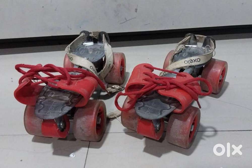Oxelo Adjustable/Beginner Quad Skates - Good Condition for Learning