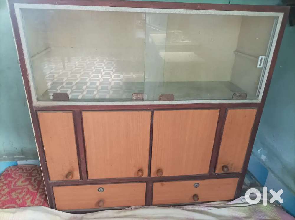 Small Show case