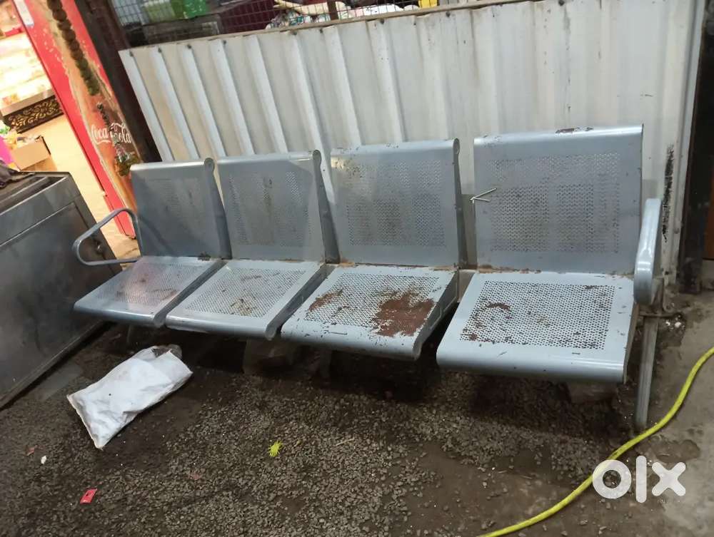 4 seater Reception sitting bench
