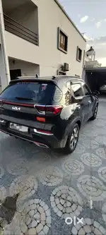 Top model kia sonet geniune 1st owner car