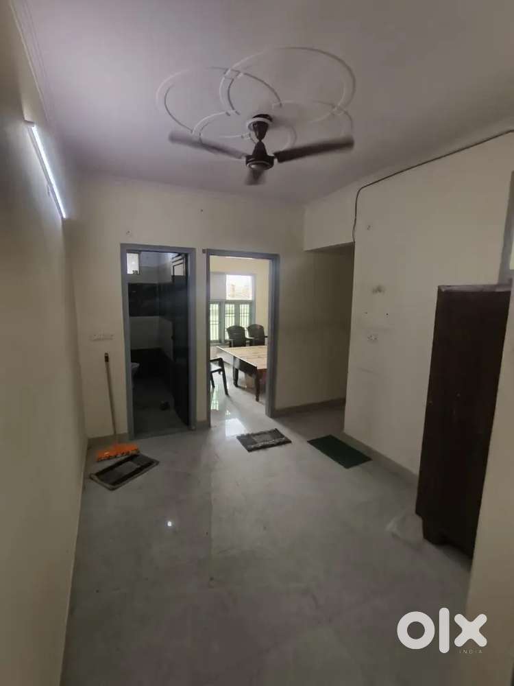 2bhk flat for rent in new ashok nagar lift bike parking