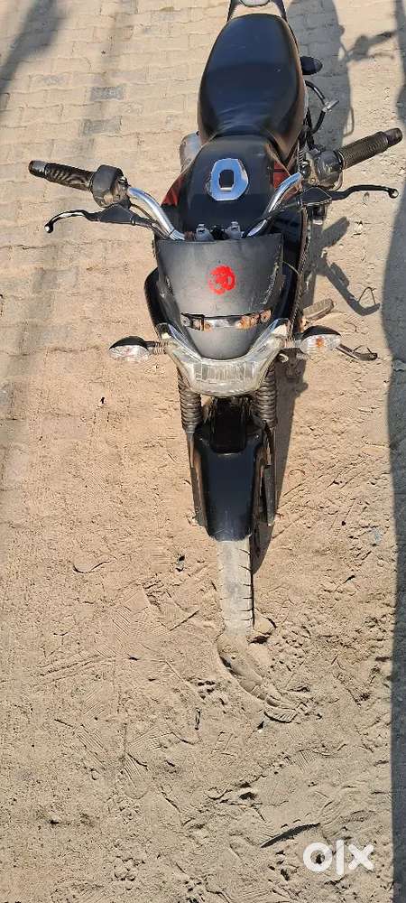 Bajaj V12 - Excellent Condition - 40,000 KM - Quick Sale!