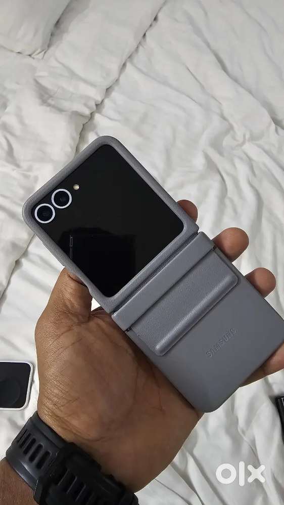 Samsung Flip6
12GB 256GB 
Just 4months old only
With OG flip case
Full