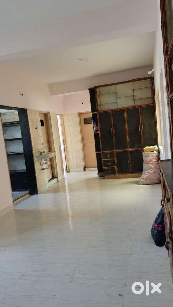 2BHK Flat - New lift - Newly renovated