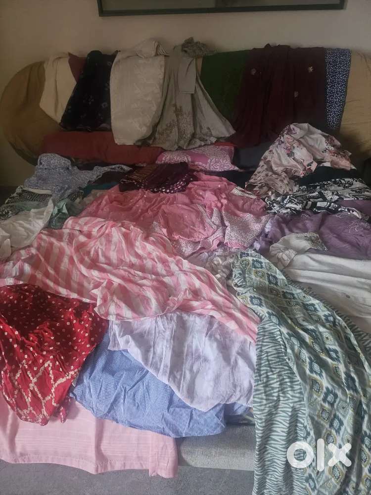 Second hand sarees, dresses in good condition