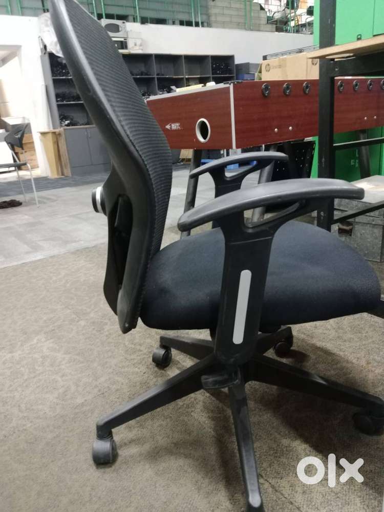 black ergonomic office chair