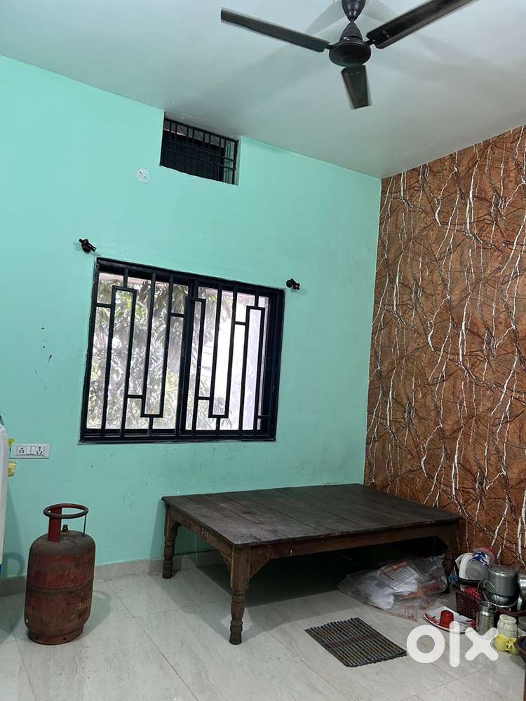 Need genuine girl flatmate independent  housenear delhi IAS academy.