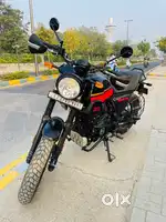 Royal Enfield Himalayan Scram 411 - Blazing Black
