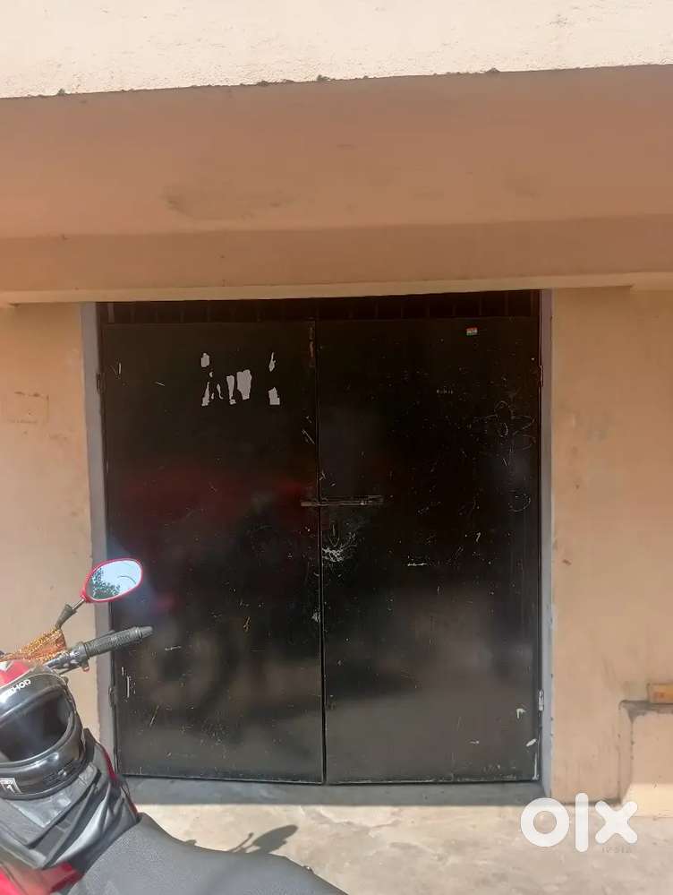 Shop for rent on highway for anything u can.. low price .guddam use so