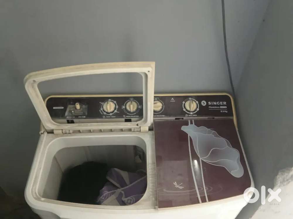 Singer maxiclean company price only 4999 rupes.