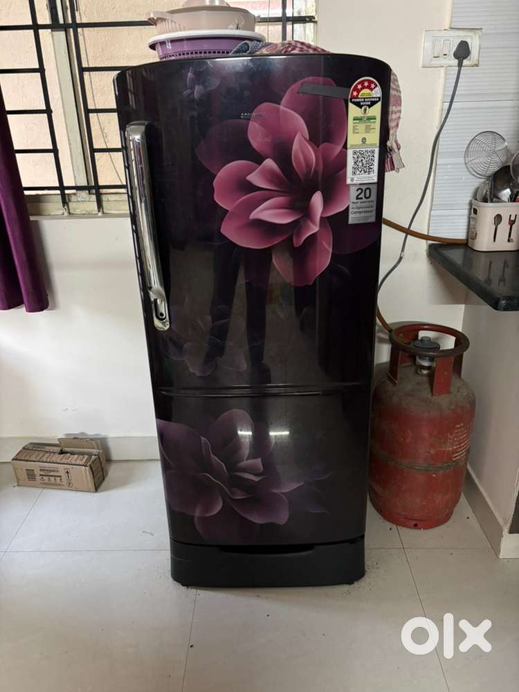 samsung fridge 183L (1 year old)