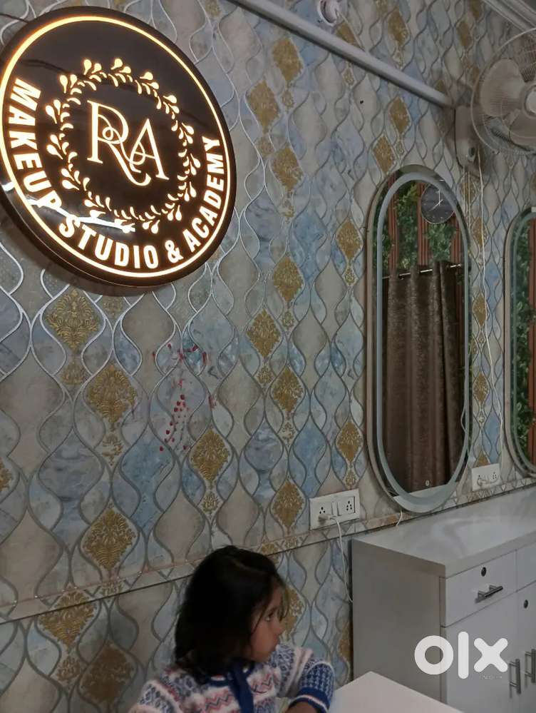 H.no.A 1413/3 well furnish area for office beauty parlour etc