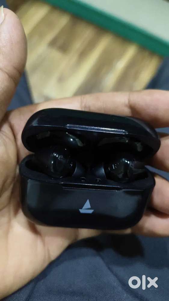 Boat airdopes 163 earbuds