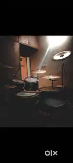 Tama drumkit and extra zildjian cymbals