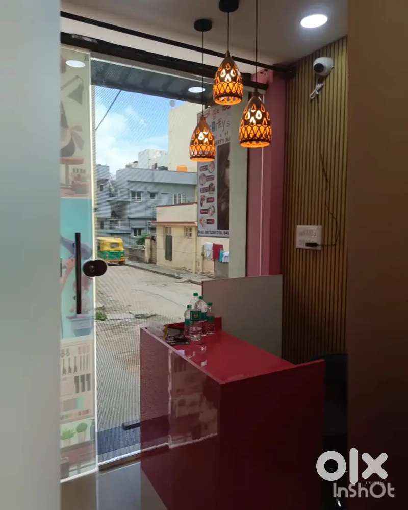 Hair spray salon ladies only