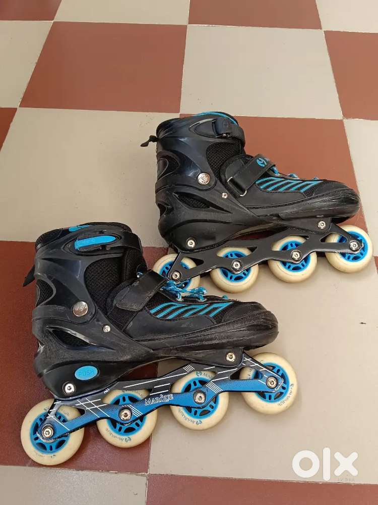 Blu colour skating