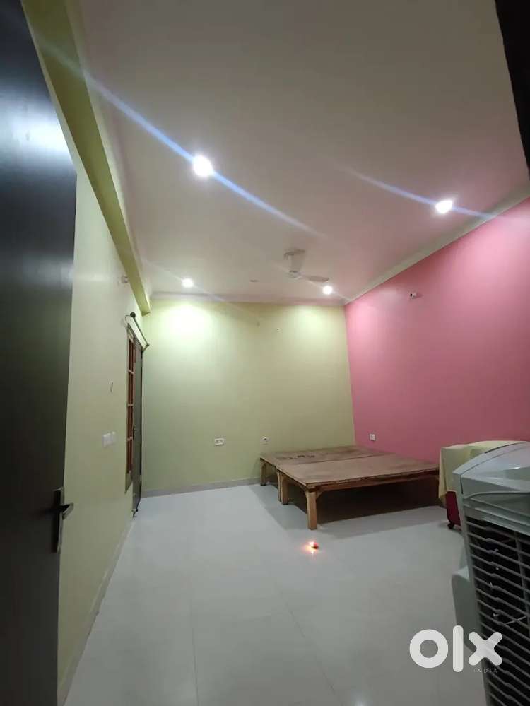 Spacious 1 BHK with Evening Terrace  – Perfect for Girls or Family