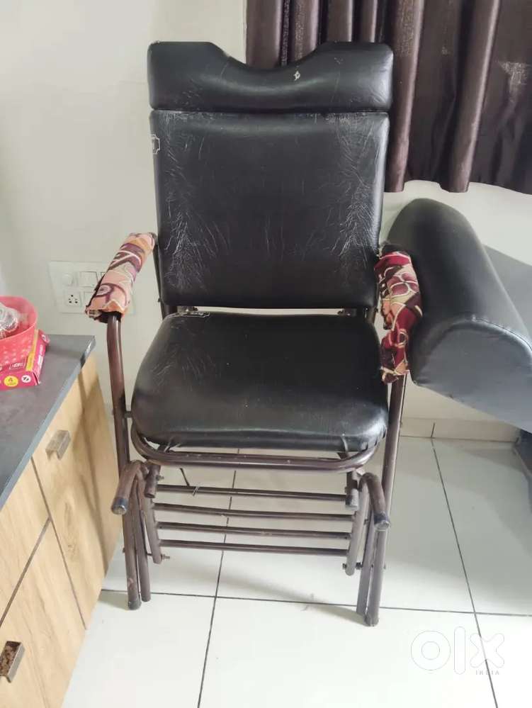 Beauty Parlour Facial Bed and Char Sale karvanu chhe