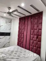 100 gaj 5 story new built building near metro lift car park 1.9 cr