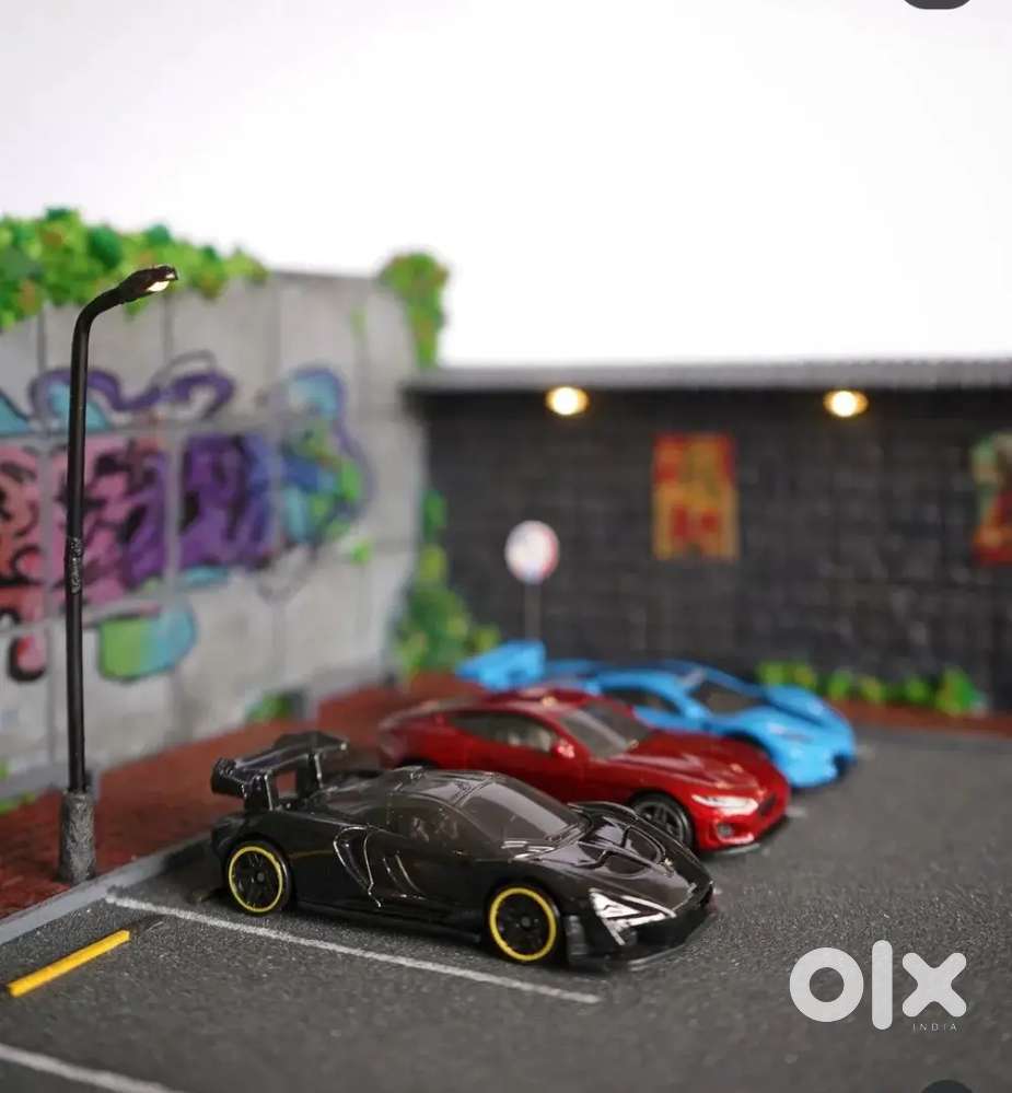 Hot wheels car showcase diorama