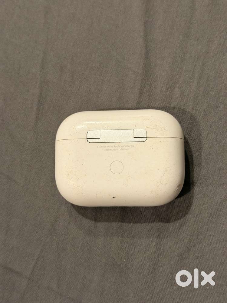 Apple AirPods Pro (1st Gen) – Excellent Condition